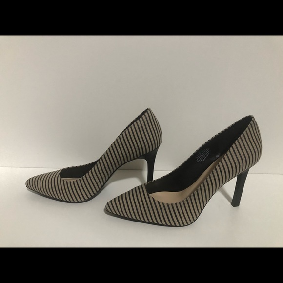 Nine West Stripped Heels - 8M - Picture 3 of 6